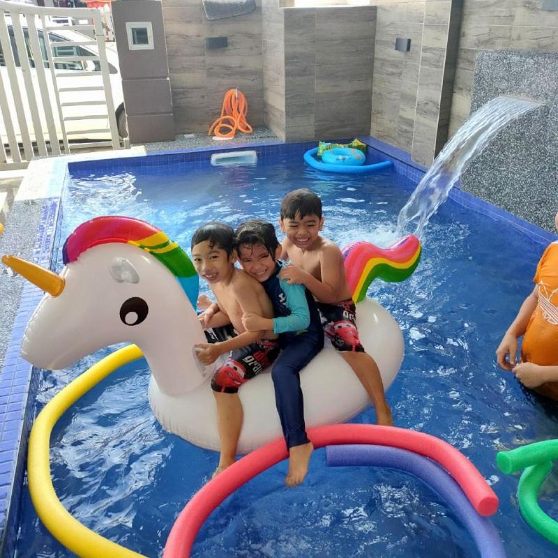 D'Q Putra Homestay Melaka Buitenkant foto