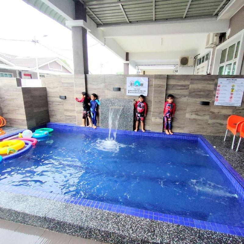 D'Q Putra Homestay Melaka Buitenkant foto